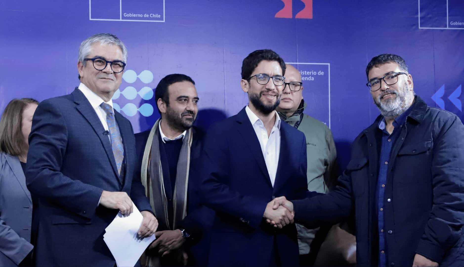 Negociación del sueldo mínimo 2025 entre el Gobierno, la CUT y otros organismos